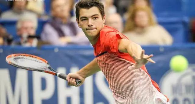 边锋和后腰 边锋和后腰