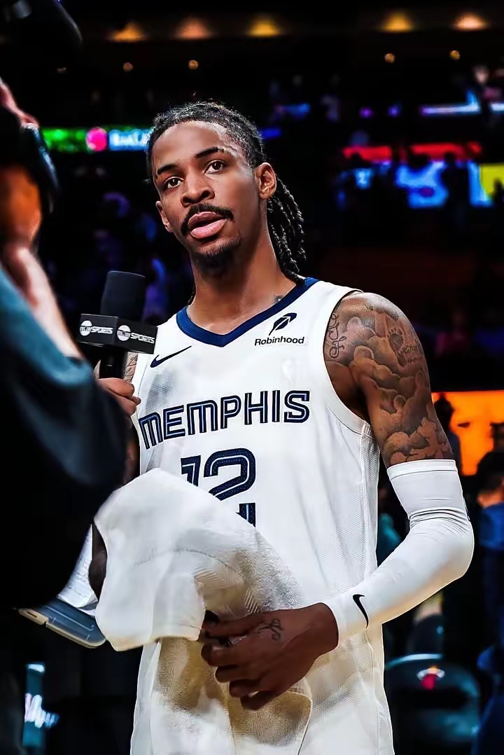 太阳报：皇马愿给红军500万欧提前引进阿诺德，让他打世俱杯