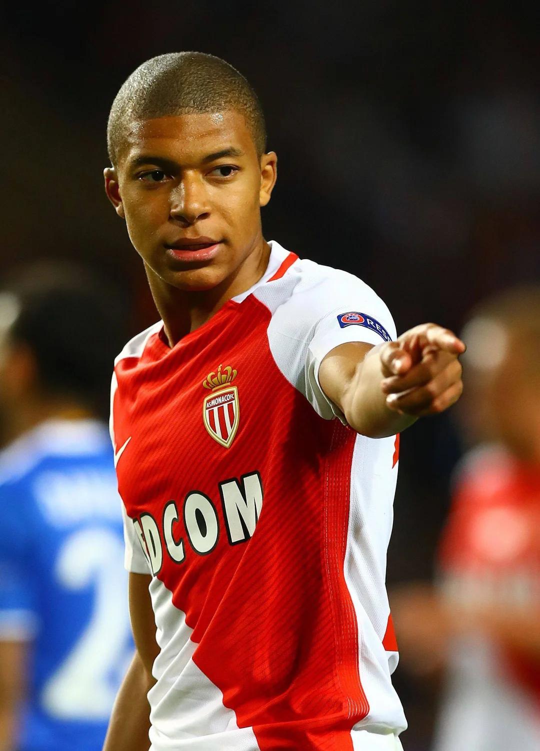 本赛季联盟共有11次35分+10助攻，东契奇一人独占4次